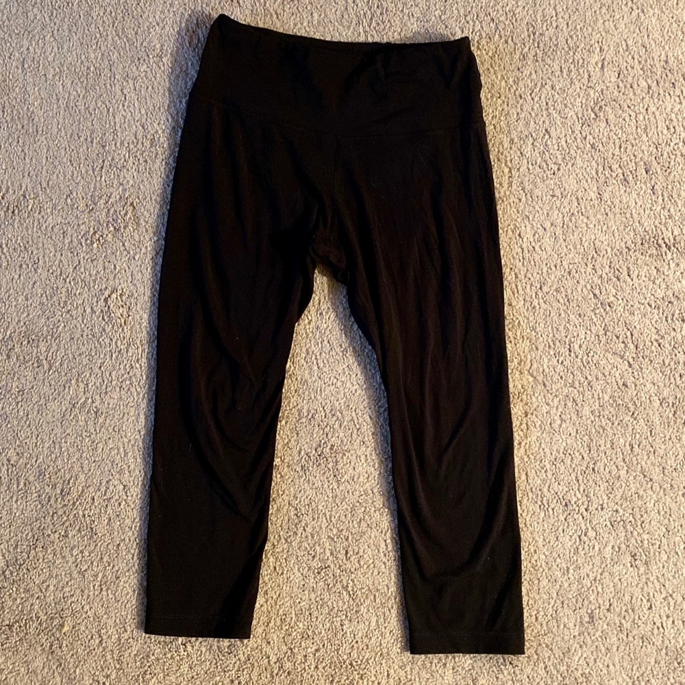 Crop black leggings